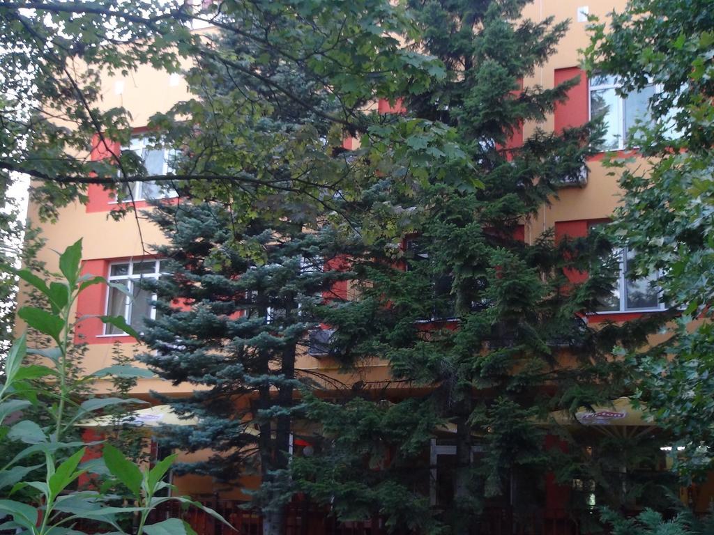 Family Hotel Familya Ruse Exterior foto